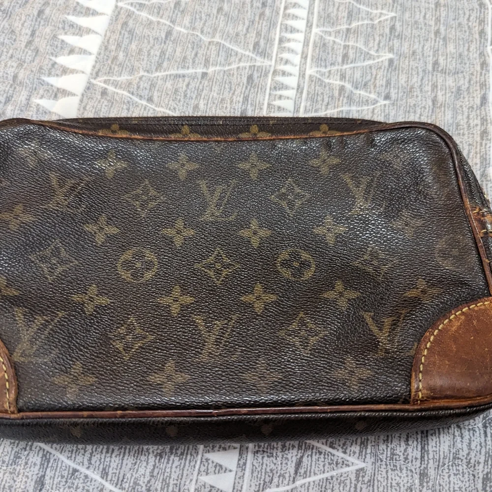 Authentic Louis Vuitton Clutch - Marley Dragonne   cosmetics, toiltery - Picture 3 of 14